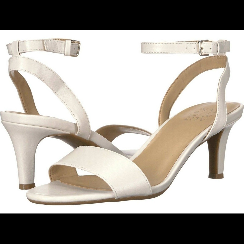 Naturalizer Hattie kitten heel sandals